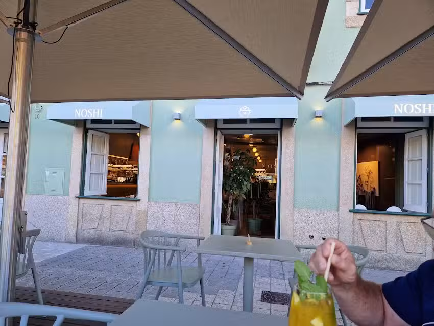 NOSHI Vila &ndash; Coffee & Healthy Food