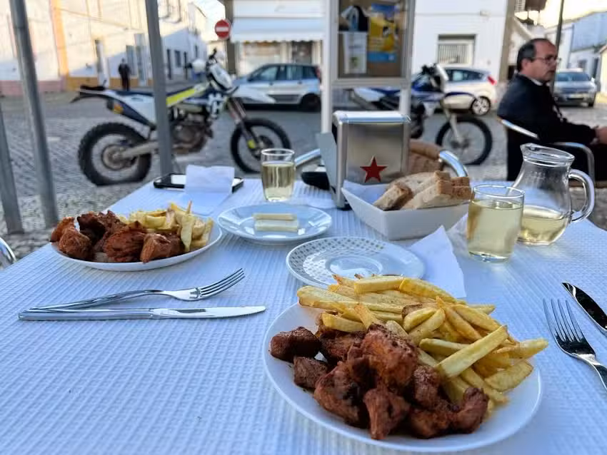 O Cantinho, Petiscos e Sabores