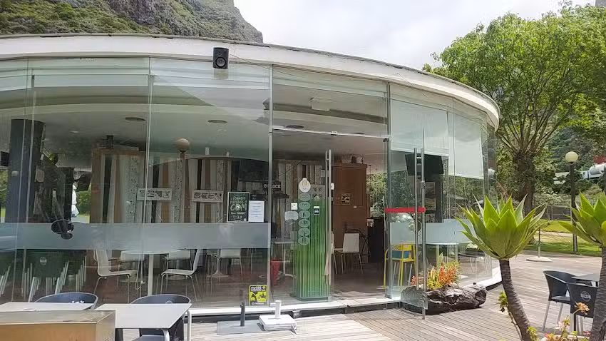 O&rsquo;Clock Lounge Bar