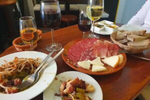 O&rsquo;Porco &ndash; Wine & Tapas Bar