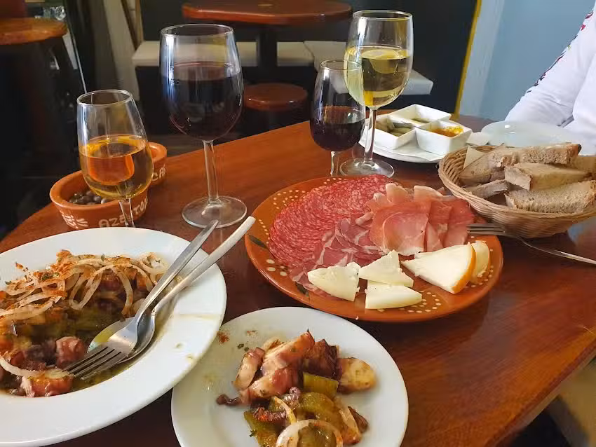 O&rsquo;Porco &ndash; Wine & Tapas Bar