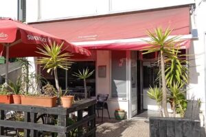Oliveira&rsquo;s cafe &ndash; Snaks e francesinhas a moda do Porto