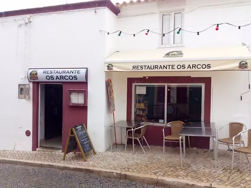 Os Arcos