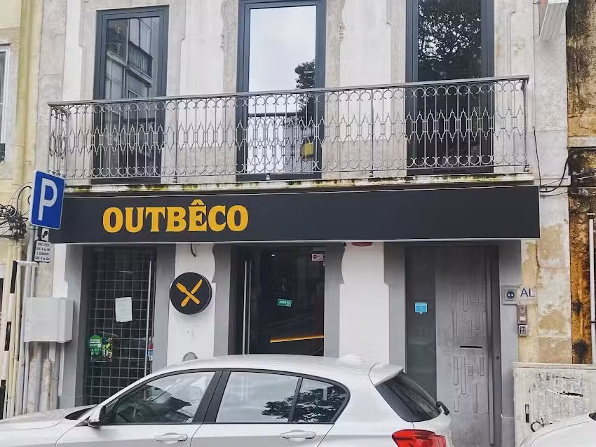 Outb&ecirc;co Almada
