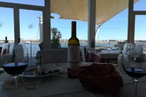 Peer Restaurant &ndash; Naval Club