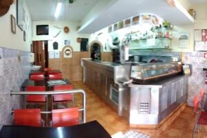 Petisqueira de Gueif&atilde;es