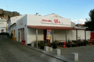 Pizzaria & Pastelaria 15 &eacute;