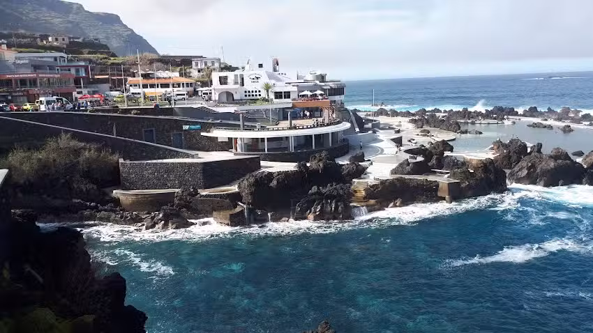 Po&ccedil;as Caf&eacute;