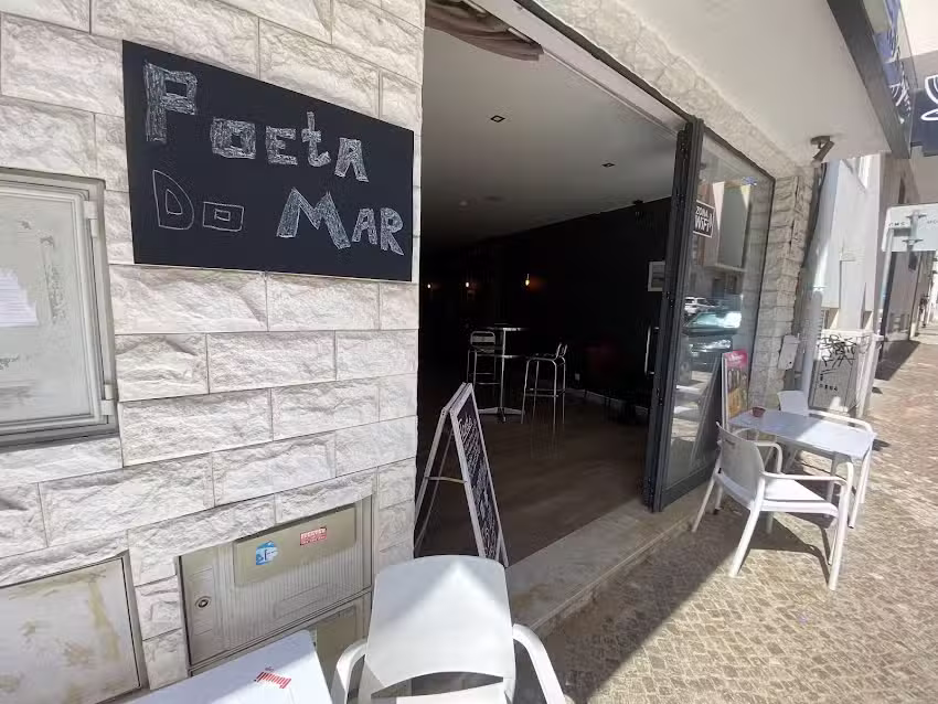 Poeta do Mar Bar &ndash; (80S Coffee)