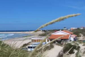 Ponto de Encontro Beach Bar Surf School & Rentals Surf