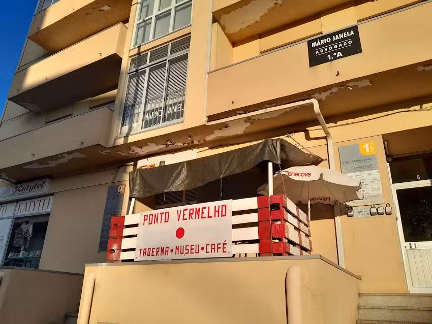 Ponto Vermelho &ndash; Taberna | Museu | Caf&eacute;