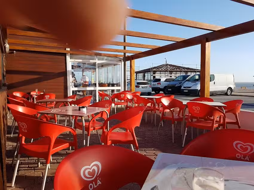 Por Do Sol &ndash; Snack e Snooker bar