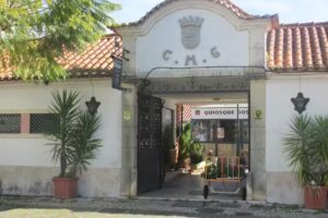 Pra&ccedil;a Caf&eacute; da Vila