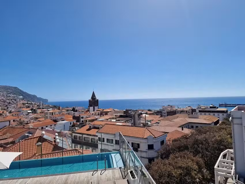 Pretas Terrace & Pool Bar