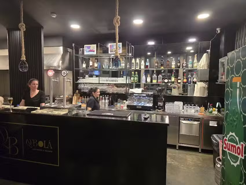 Q`BOL&Aacute; Bocados & Tragos