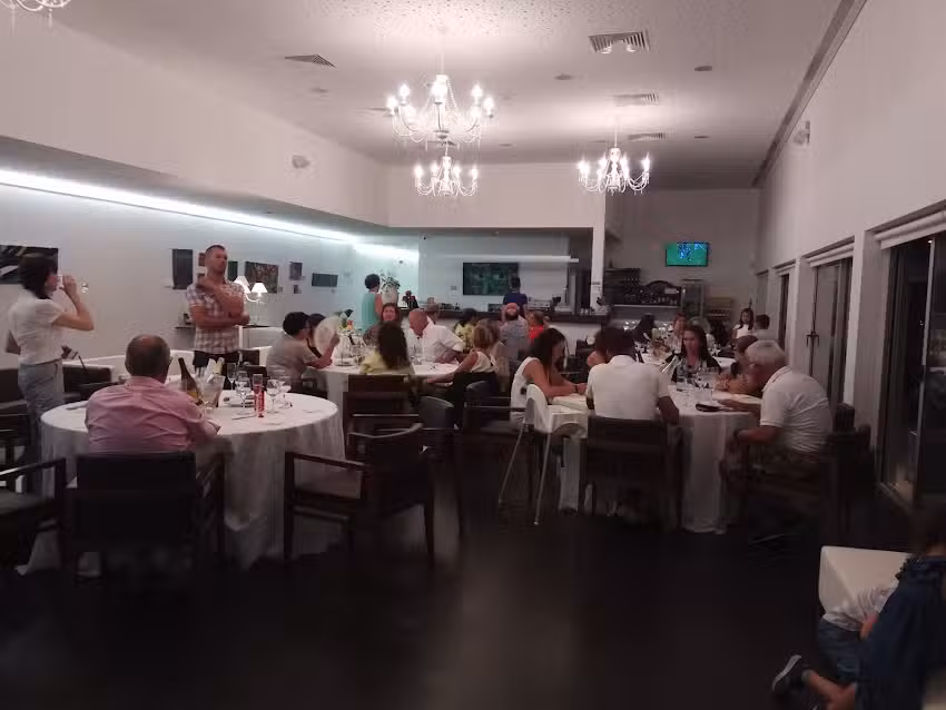QA Restaurante/Cafetaria/Bar