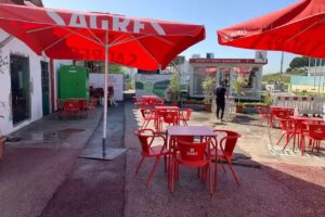 Quatro Linhas &ndash; Restaurante / Bar