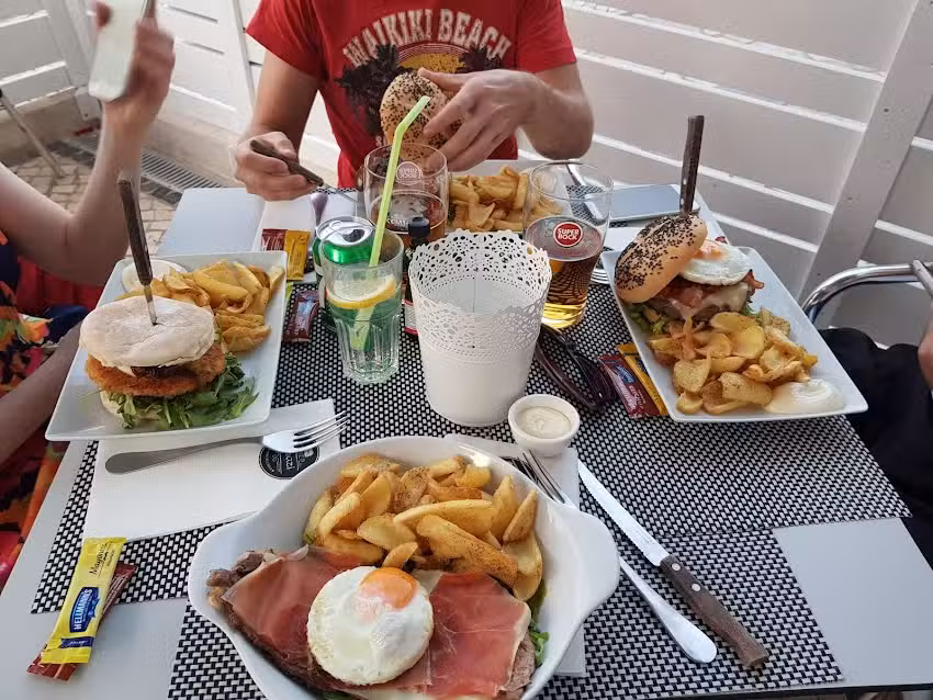 Qwazi Hamb&uacute;rgueria