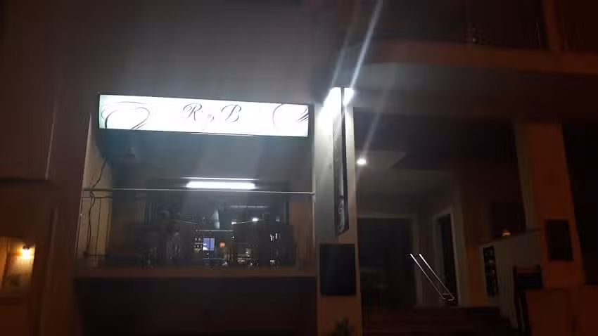 RB Caf&eacute;