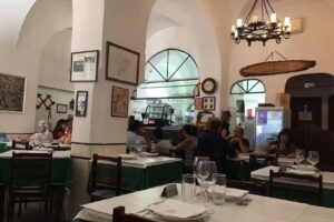 Restaurante ¼ Para as 9