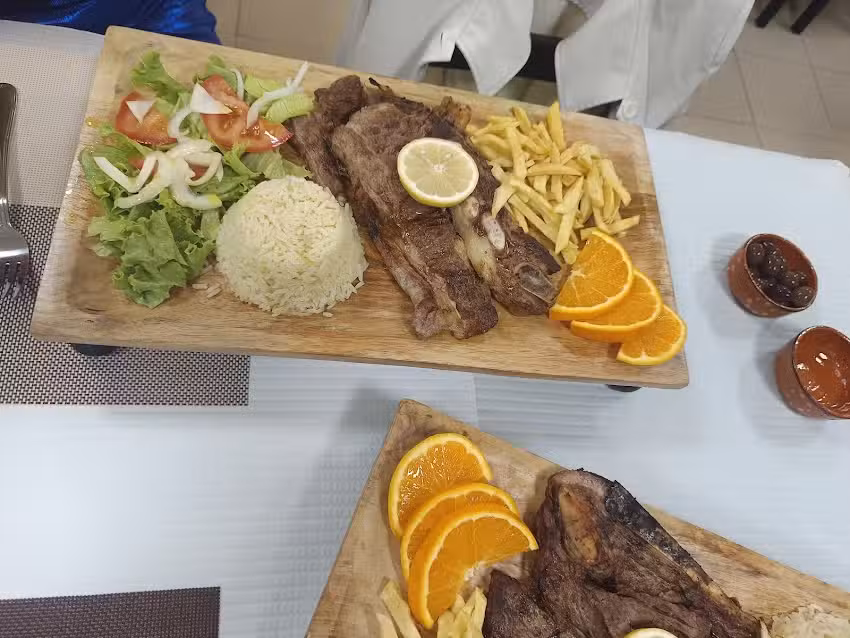 Restaurante Caf&eacute; Trevo de Ouro