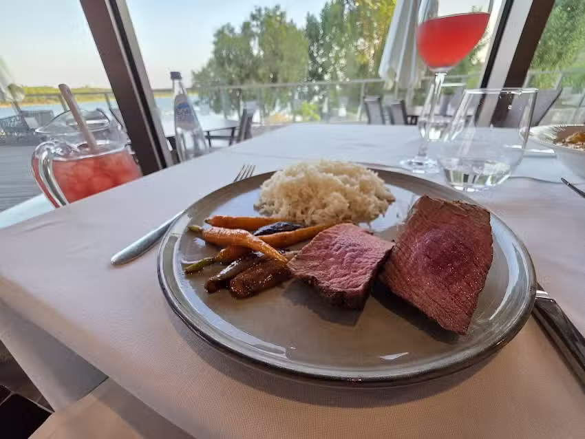 Restaurante Clube N&aacute;utico AP Lago Montargil