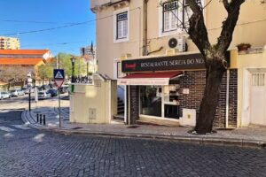 Restaurante E Snack-bar A Sereia Do Mondego Lda (s&eacute; Nova)