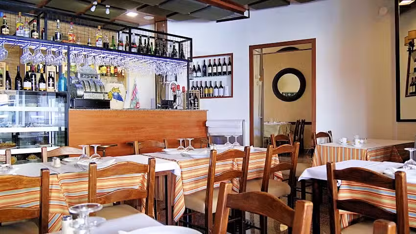 Restaurante & Grill da Parede