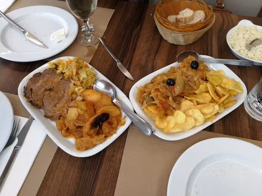 Restaurante &ldquo;Irm&atilde;os Pastel&rdquo;