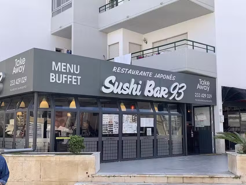 Restaurante Japon&ecirc;s &ndash; SUSHI BAR 93