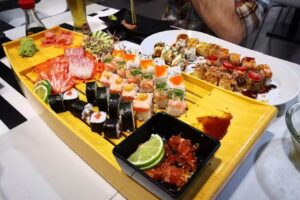 Restaurante Japon&ecirc;s &ndash; SUSHI BAR KAZOKU