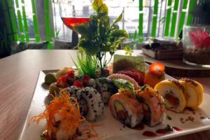 Restaurante Japon&ecirc;s &ndash; UMAI SUSHI BOX