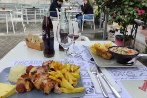 Restaurante petisqueira O Carola