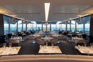 River Lounge Restaurante & Bar