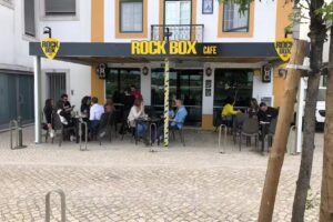 Rock Box Cafe Alc&aacute;cer do Sal