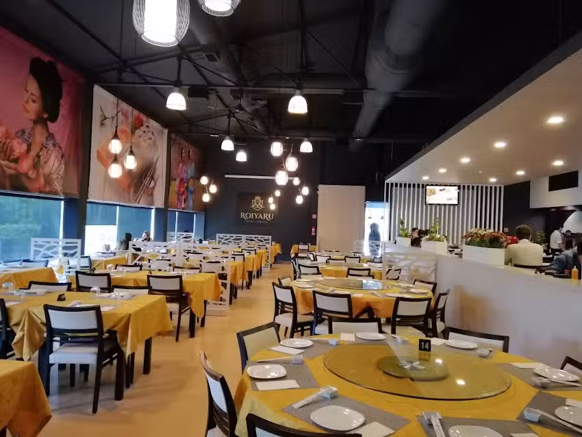 Roiyaru Sushi House
