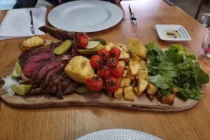 Roots Restaurant & Bar