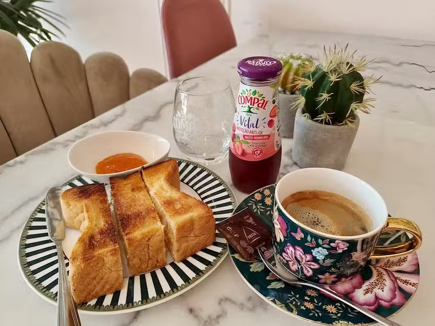 Sal&atilde;o de Ch&aacute; Les Jolies