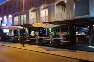 Salmora &ndash; Live Kitchen & Bar