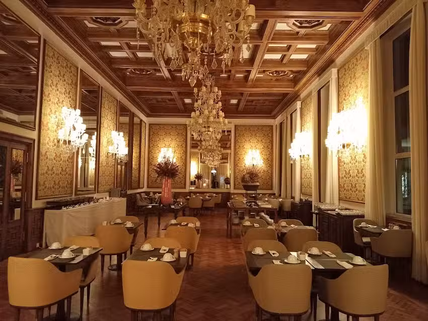 Scarlett Wine & Food