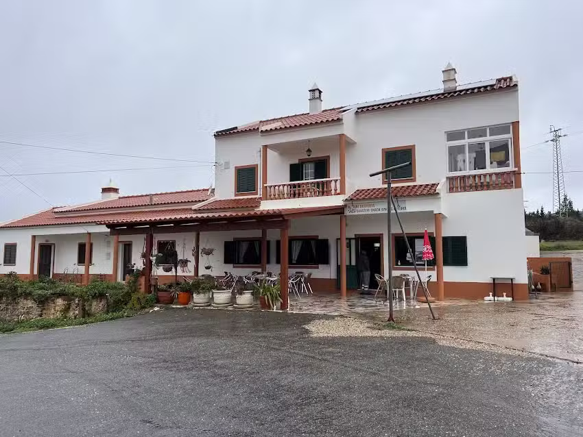 Snack-Bar &rdquo; Os Pereiras &ldquo;