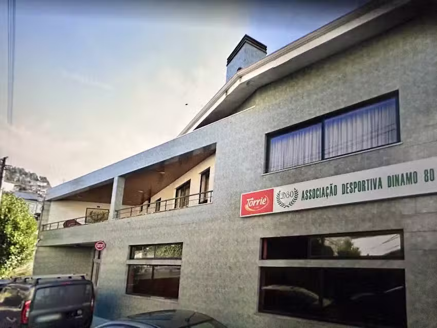 Sport Caf&eacute; D80