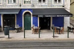 Tabern&aacute;culo by Hern&acirc;ni Miguel