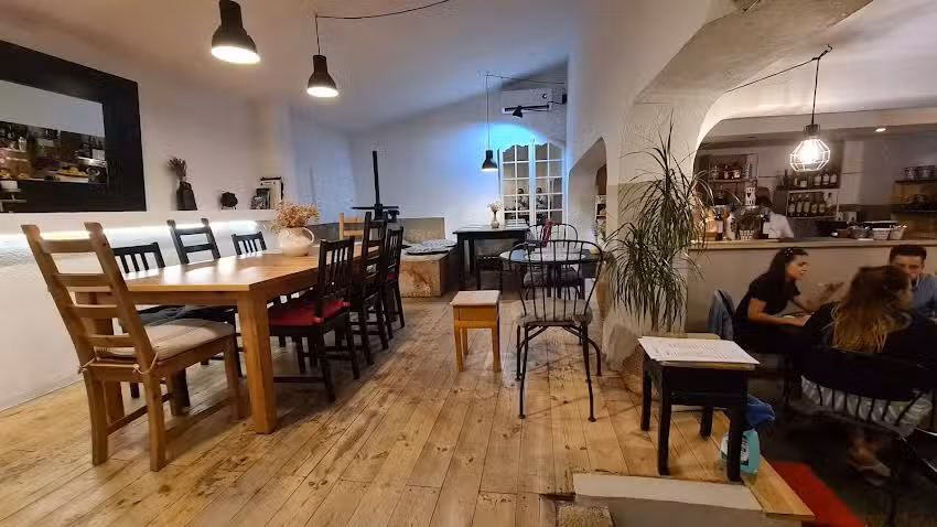 T&aacute;buas honest food