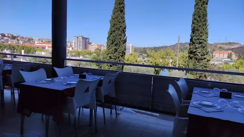 T&aacute;vora