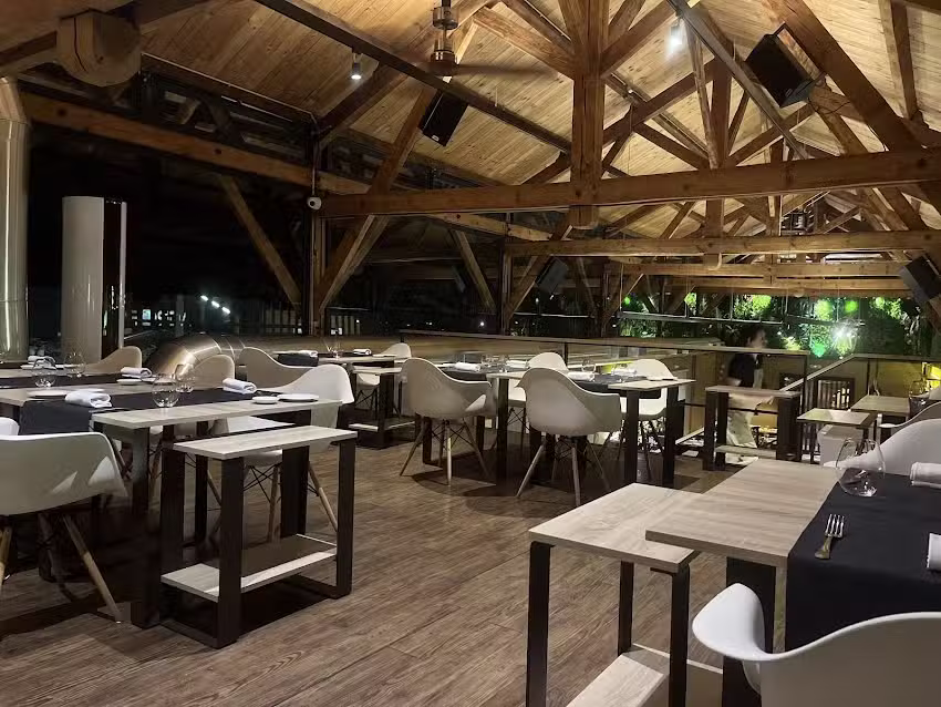 The River Restaurante