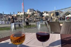 Theophilu&rsquo;s Bar