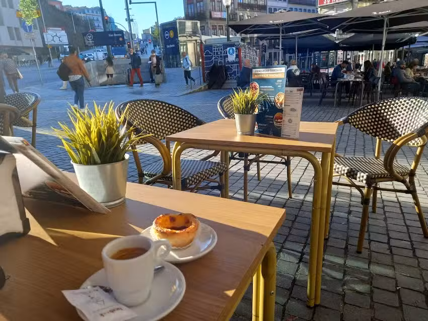 Traveller &ndash; Brunch & All Day Caf&eacute;