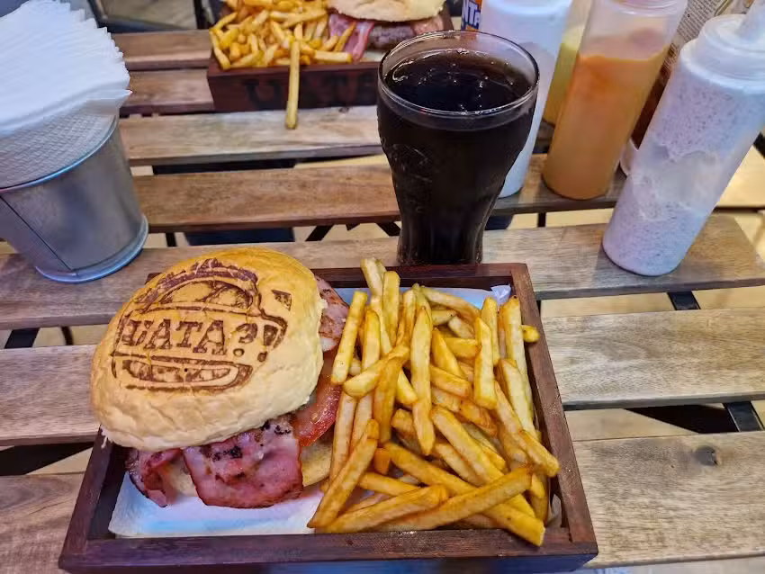 Uata?! Burger