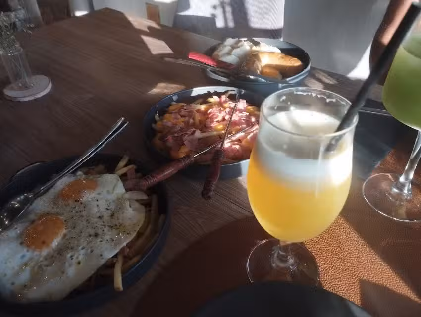 Uniqe &ndash; Brunch & Sushi
